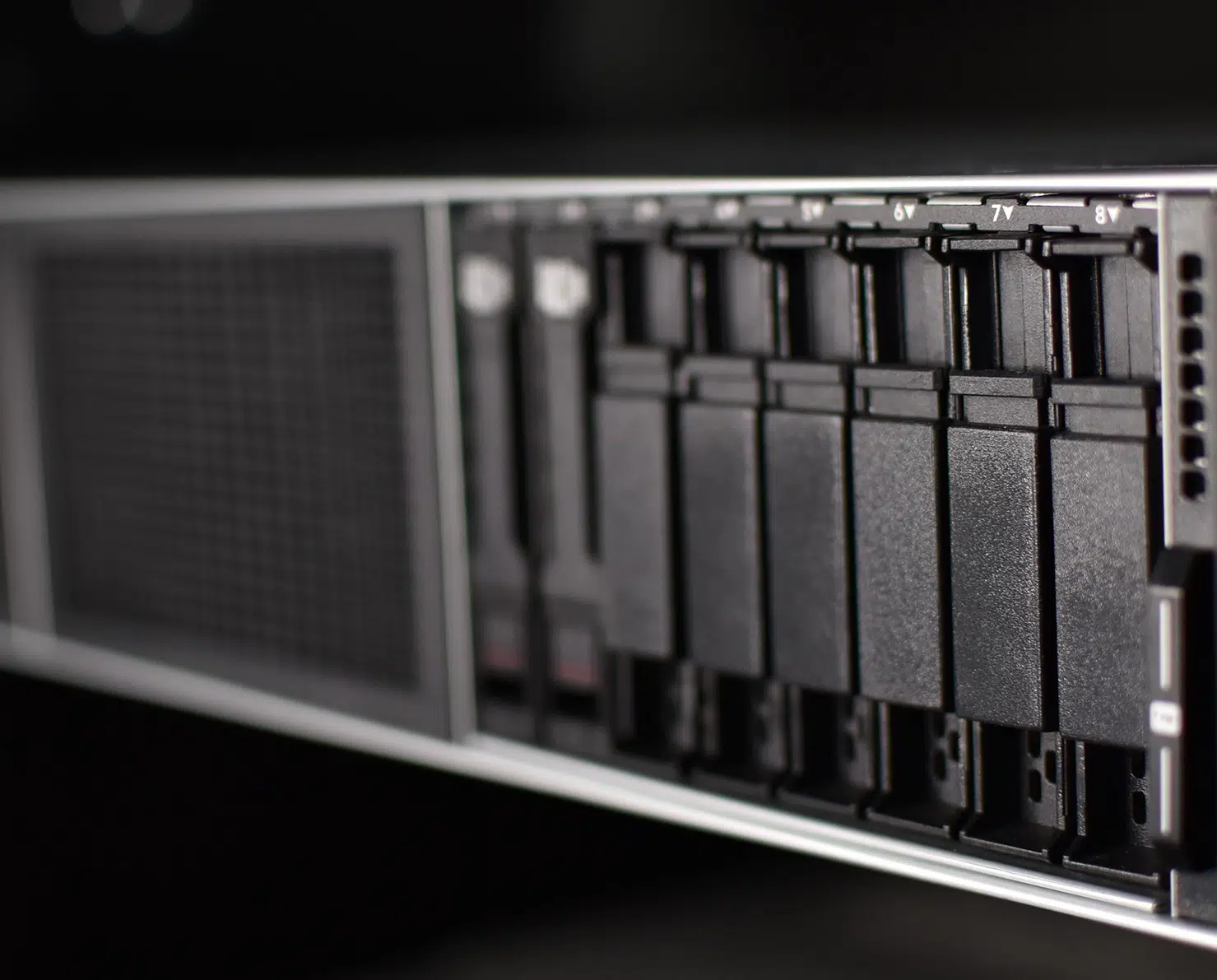 Energieeffizientes Server Rack | Machine Learning Server-Lösung
